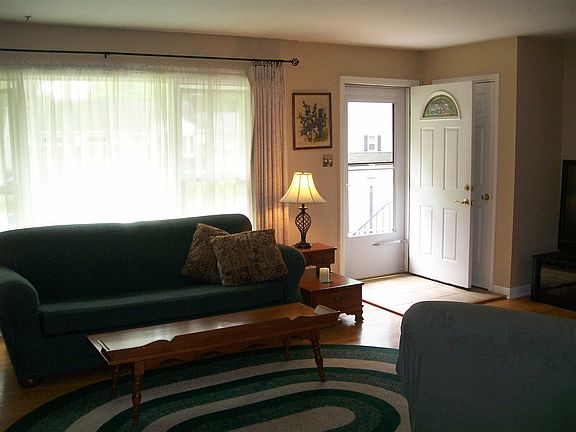 2nd image of 31 Cedar Ln