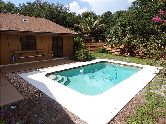 4th image of 2601 Nightingale Ln