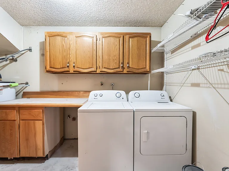 2108 Reynolds Ave — Photo 43
