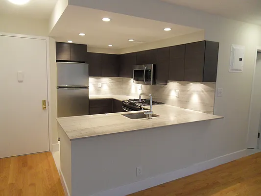Rented by Stonehenge NYC LLC | media 8