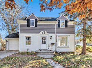 2377 S Webster Ave, Green Bay, WI 54301