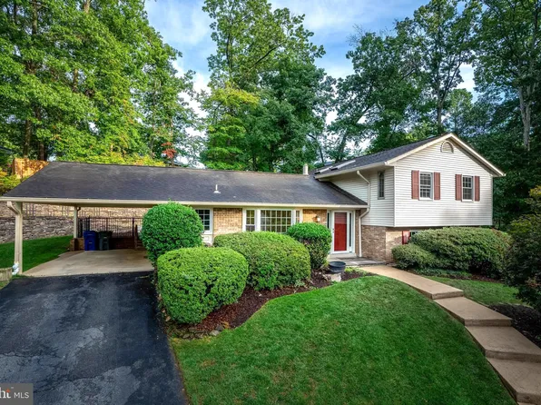 9713 Rhapsody Dr, Vienna, VA 22181