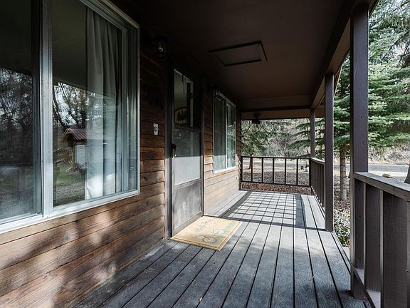 3rd image of 1105 Litz Rd