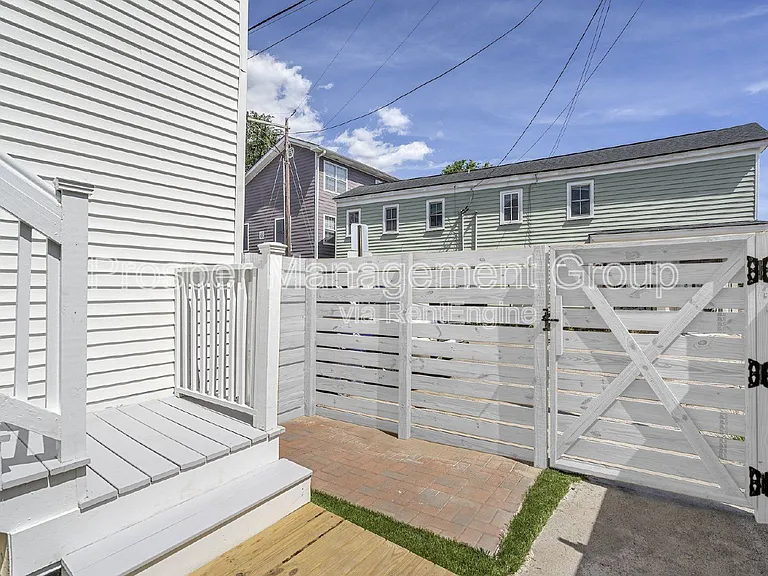 22 Nunan St #A — Photo 19