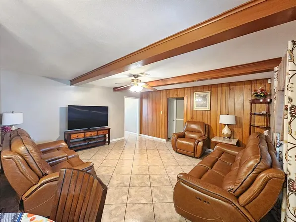 8827 Grape Street, Houston, TX 77036