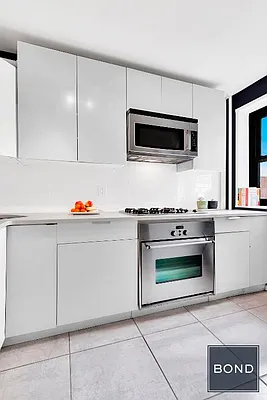 Sold by Bond New York | media 10