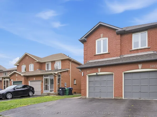 3811 Densbury Dr, Mississauga, ON L5N 6Z3