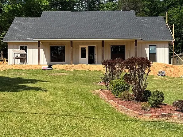 8047 Pinewood Dr, Meridian, MS 39305