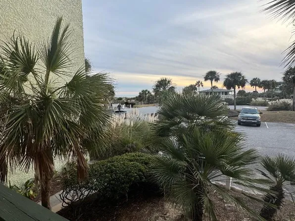 1300 Ocean Blvd #107, Isle Of Palms, SC 29451