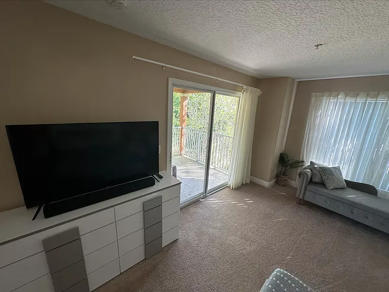 811 Assembly Ct — Photo 5
