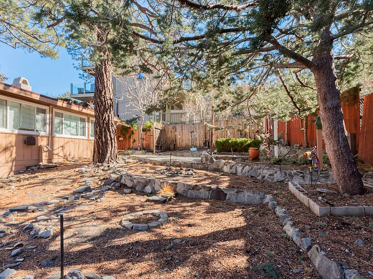 5203 Desert View Dr — Photo 31