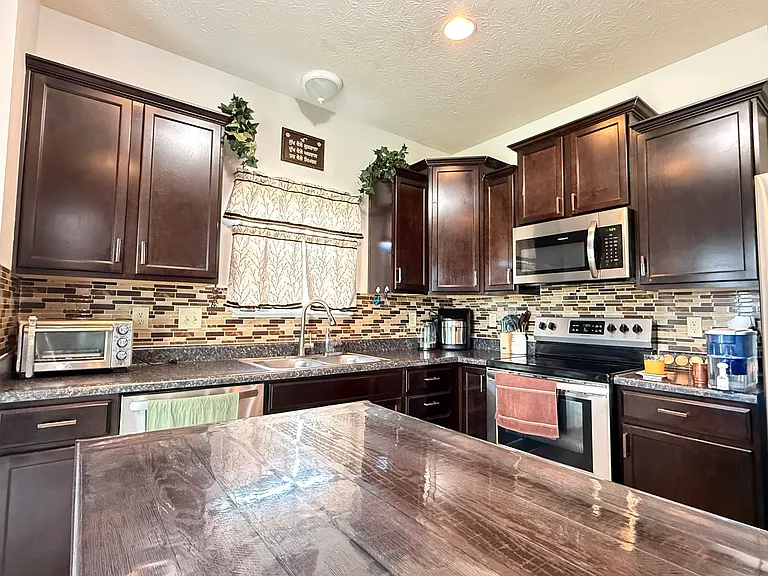 899 Briarstone Dr — Photo 15