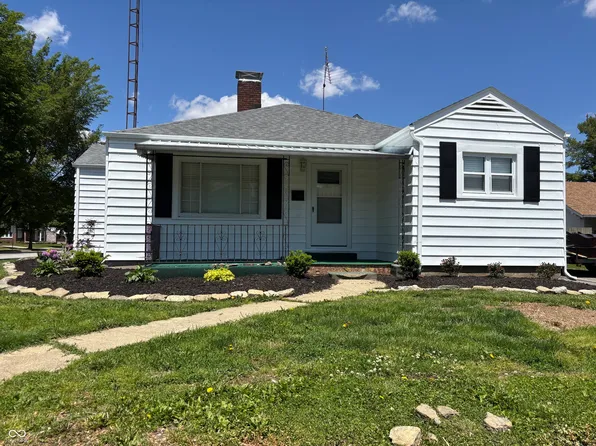102 E 12th St, Rushville, IN 46173