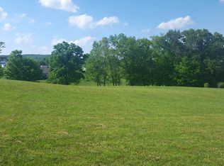 Amos Acres, Elizabeth, WV 26143