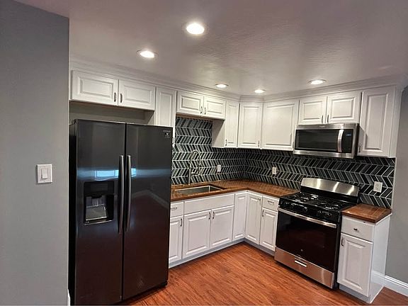 2nd image of 583 Clarinada Ave APT 7