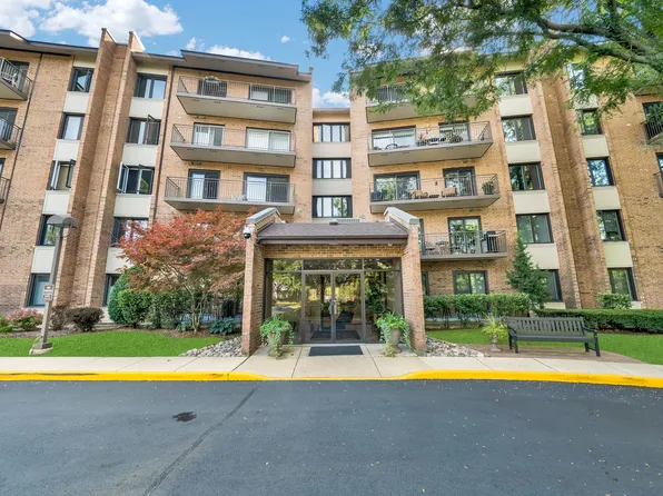 601 Lake Hinsdale Dr APT 301, Willowbrook, IL 60527