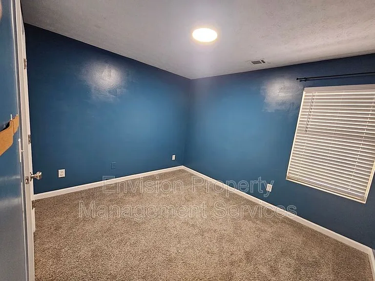 479 Lakeshore Dr — Photo 16