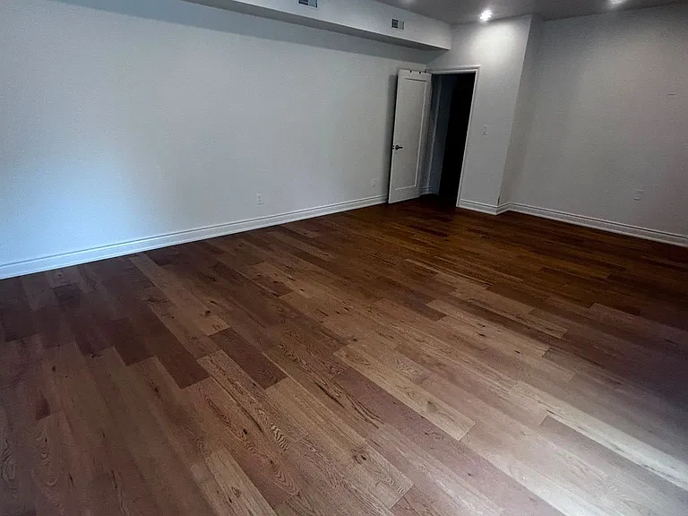 1285 Rebecca St — Photo 9