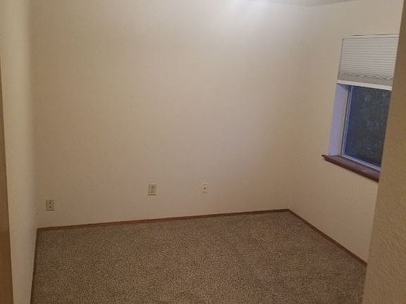 4th image of 1117 10th Ave NW #B