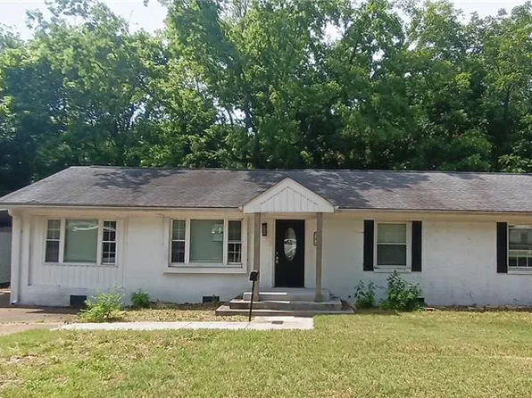 103 Rockbridge Rd, Portsmouth, VA 23707