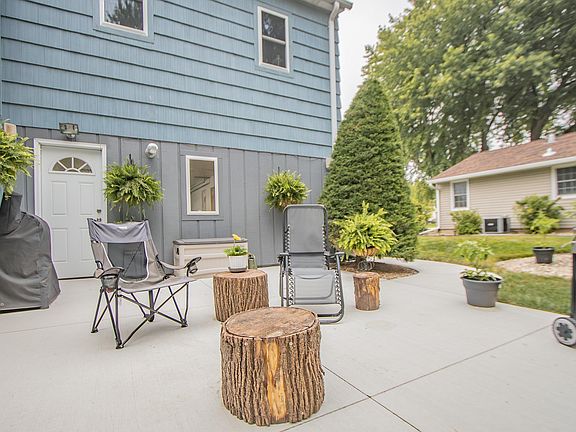 4th image of 520 8th Ave