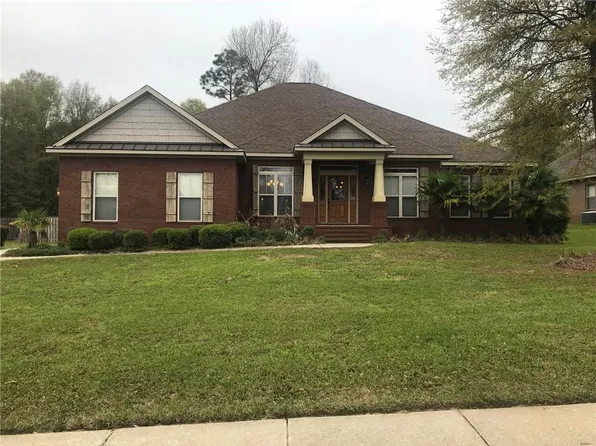 8067 Carolina Cir W, Saraland, AL 36571