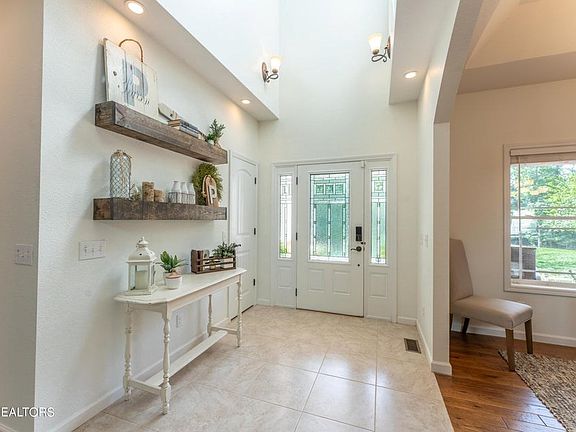 5th image of 1400 Belmont Cir