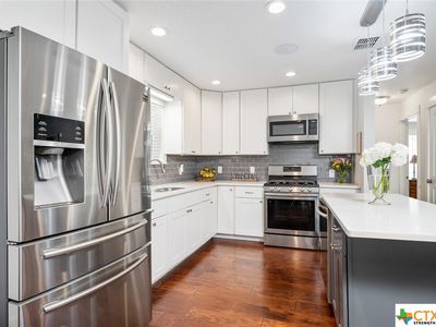 370 Oakcrest Dr, New Braunfels, TX, 78130