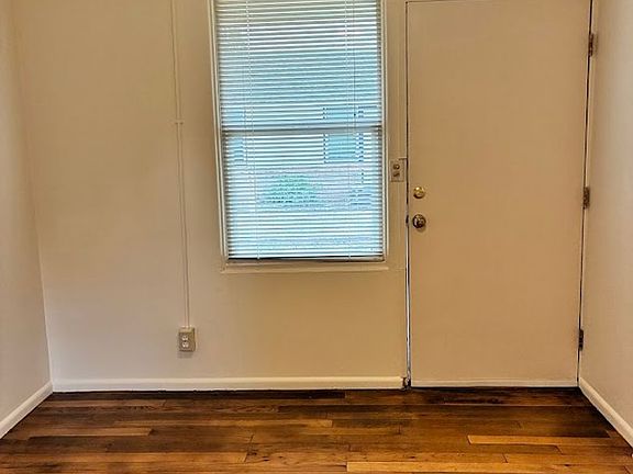3rd image of 6901-6923 NE Prescott St #69035