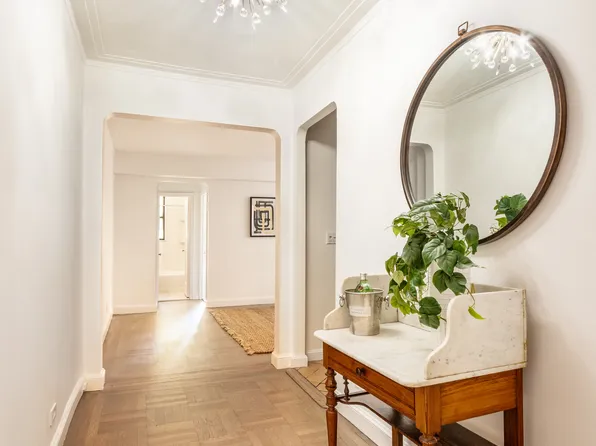 349 East 49th Street image 1 of 8