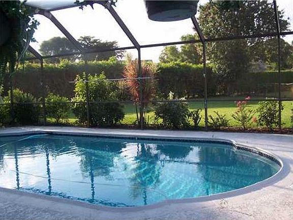 5th image of 8733 SW 1st Pl