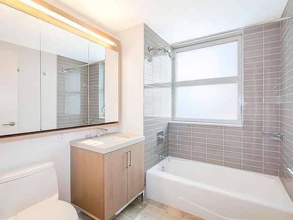 3rd image of 500 W 30th St APT 22P
