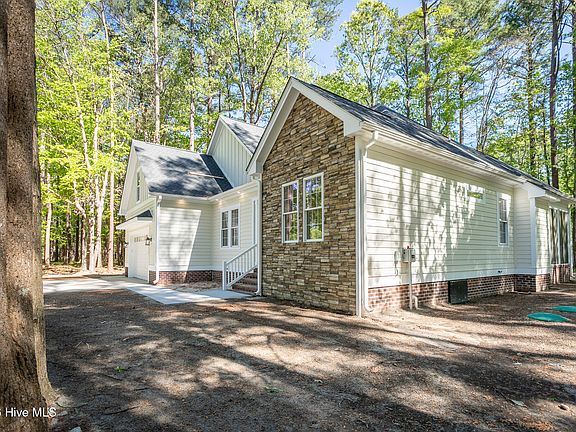 4th image of 111 Chatooga Court E