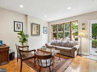827 Moore St, Philadelphia, PA 19148