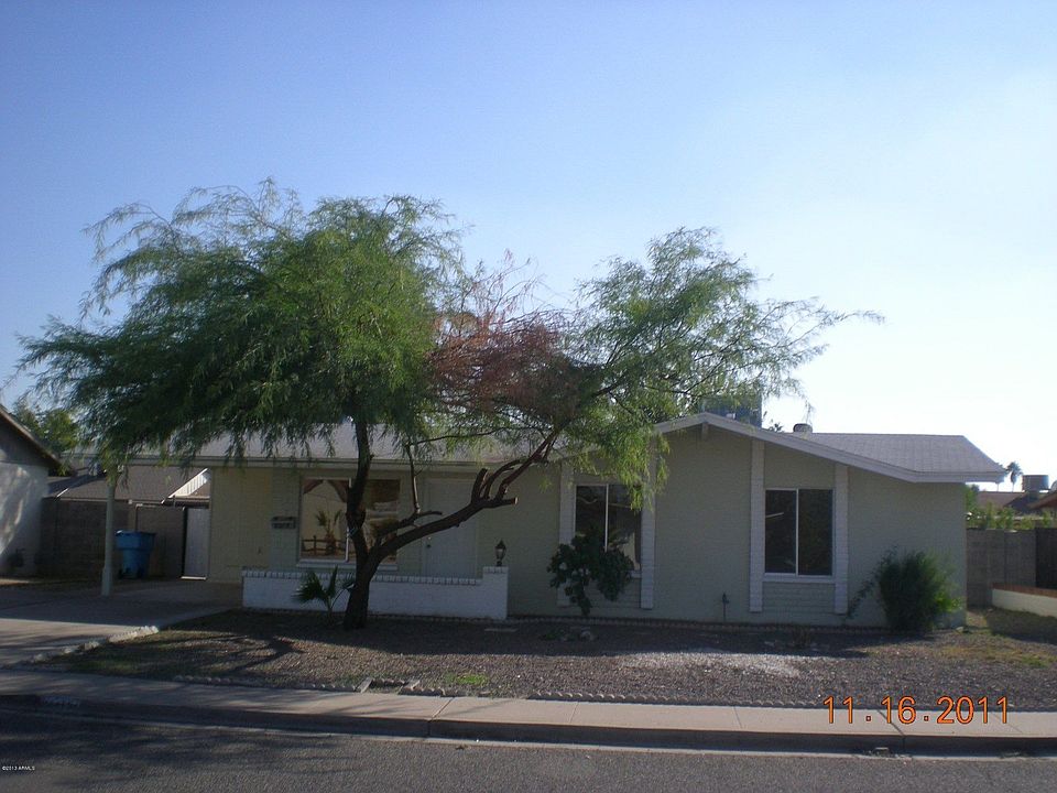 1st image of 2215 W Larkspur Dr