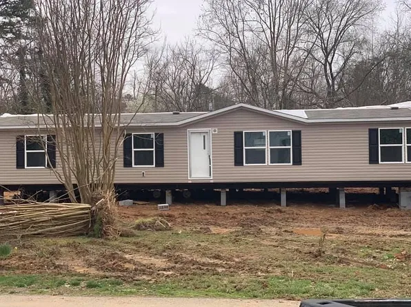 115 Midway Dr, Oliver Springs, TN 37840