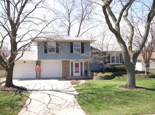 5S332 Scots Dr, Naperville, IL 60563