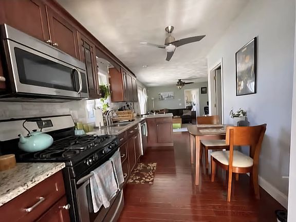 5th image of 15 Glen Ave APT 2