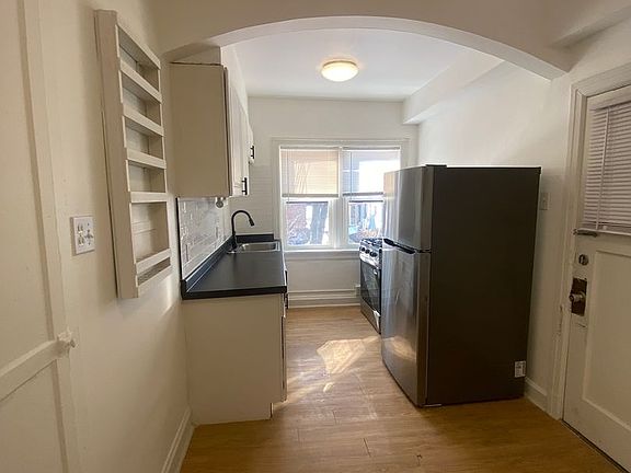 2nd image of 7334 Forsyth Blvd #303
