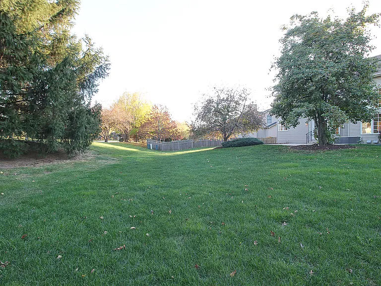 26025 Whispering Woods Cir — Photo 41