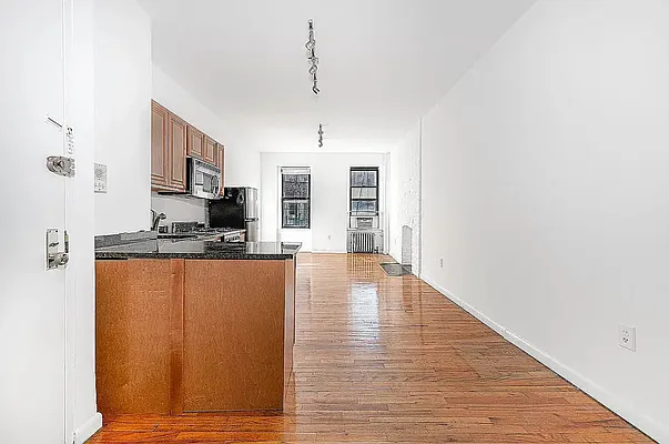 Rented by REAL New York | media 3
