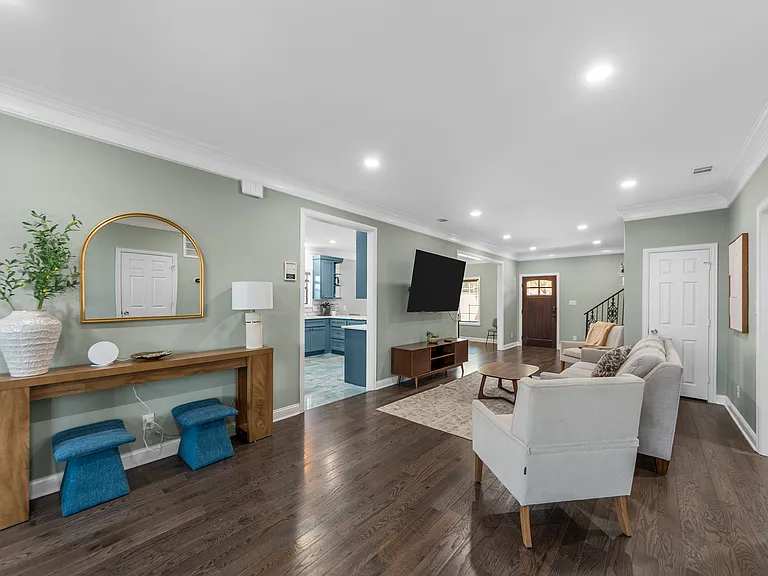 3316 Inwood Rd — Photo 6