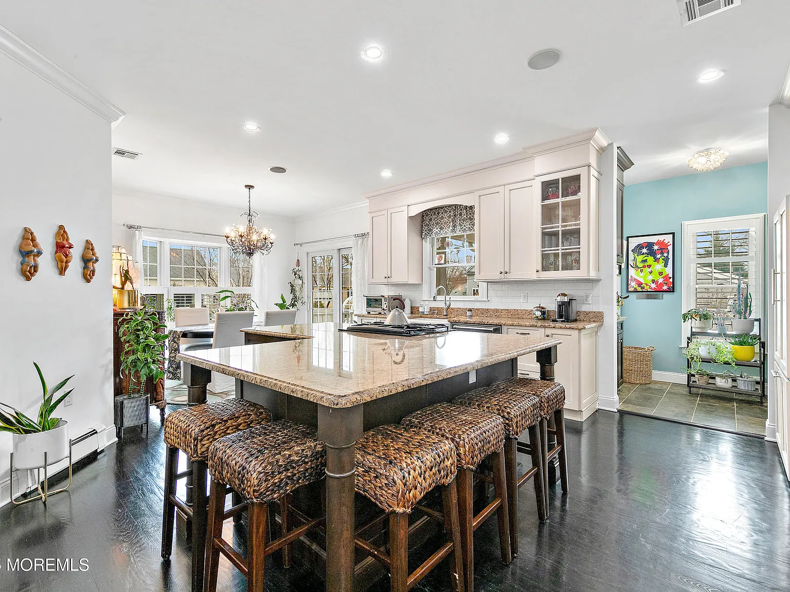 4 bed, 2.5 bath, 3200 sqft, $4,000 — Photo 4