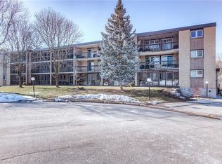 6 Shettleston Dr #106, Cambridge, ON