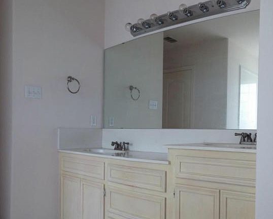 4th image of 13806 Mizzen St