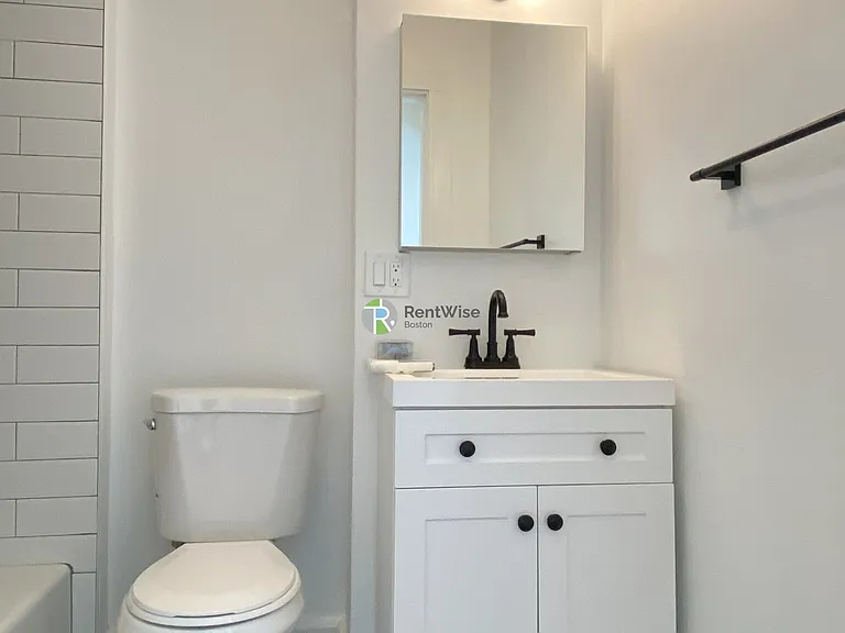 230 Walnut St #24 — Photo 16