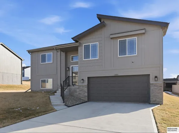 14707 S 18th St, Bellevue, NE 68123
