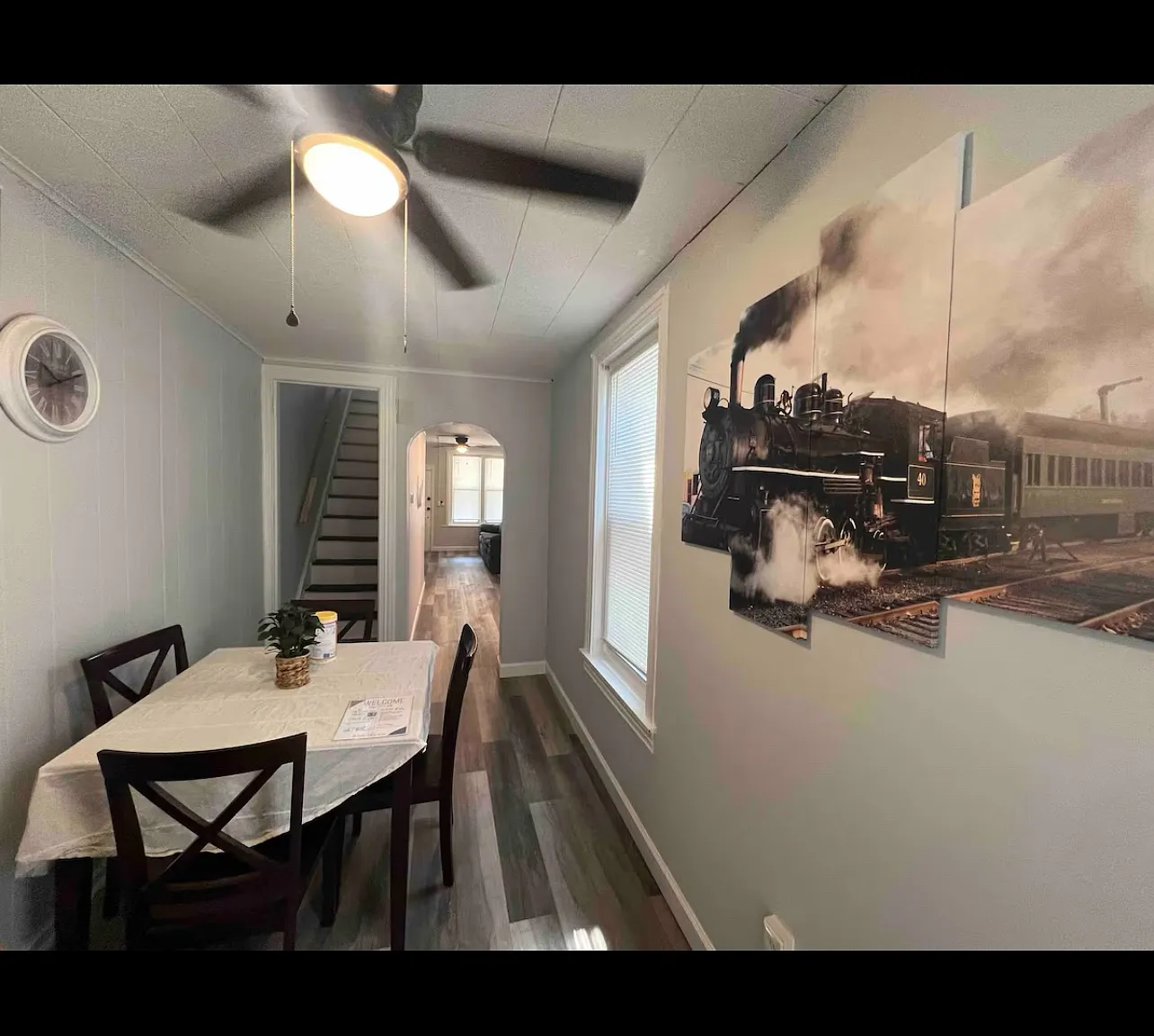915 Perry St — Photo 2
