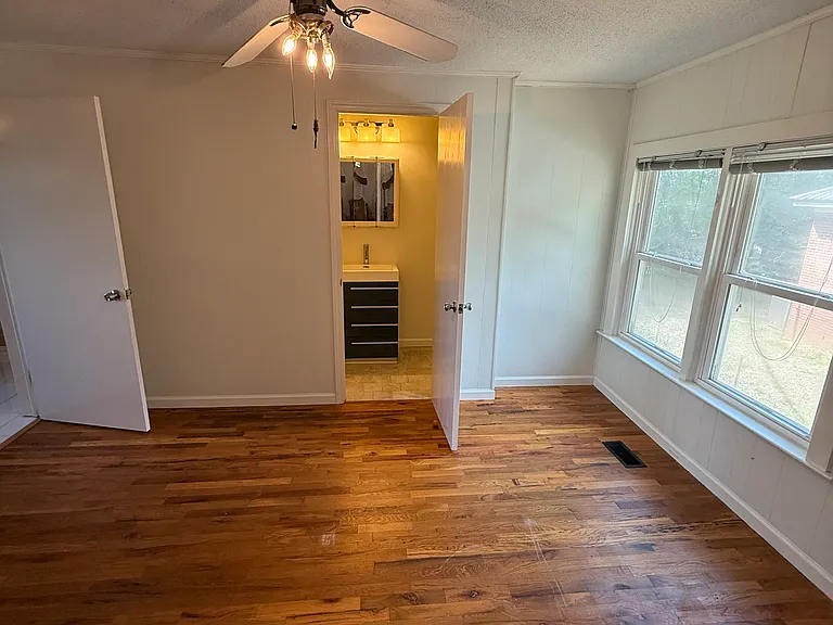 208 Church St — Photo 13