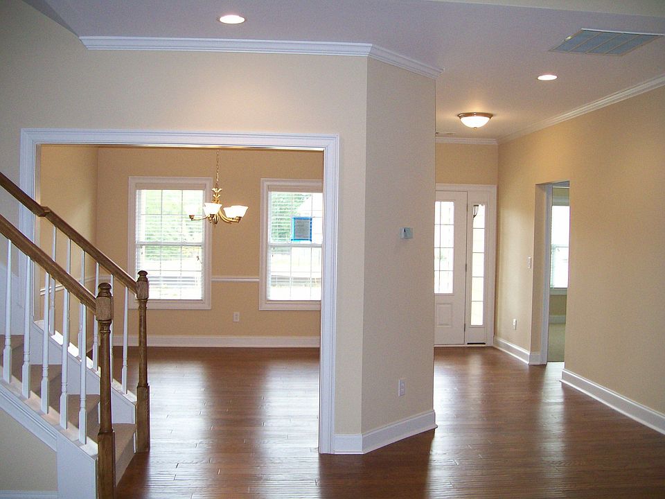 2nd image of 117 Raven Falls Ln